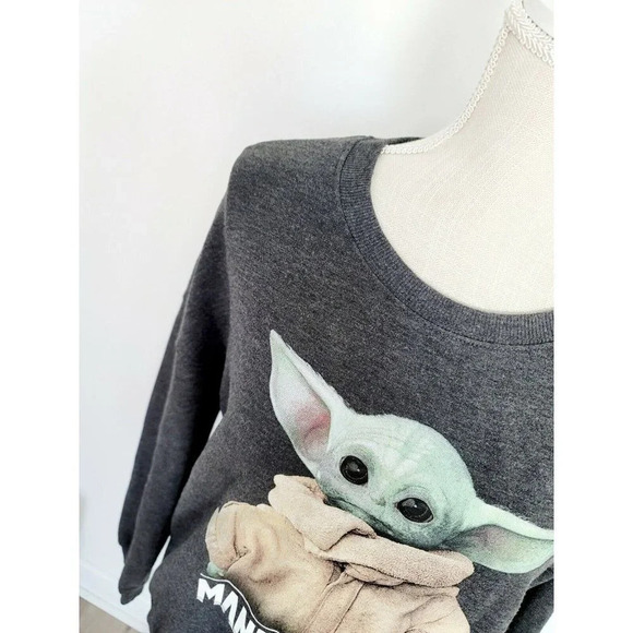 Star Wars The Mandalorian Child Baby Yoda Pullover Fleece Grey Sweatshirt Small - Picture 4 of 8